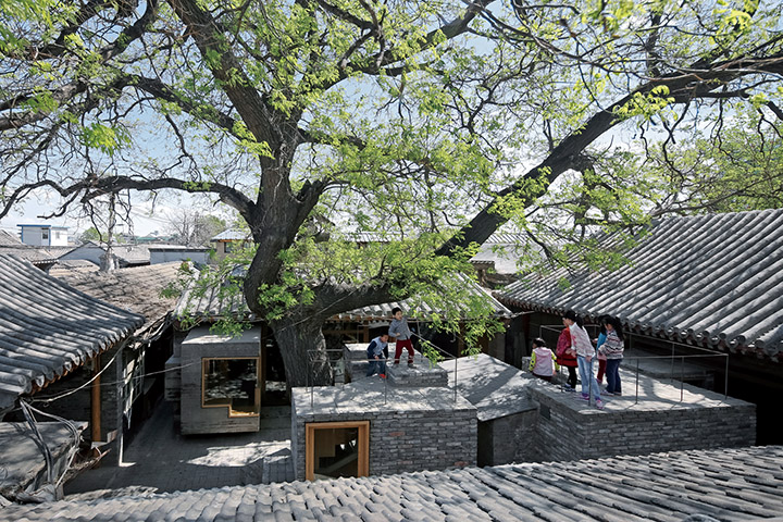 大栅栏茶儿胡同8号的微杂院,是面向本街区儿童开放的社区图书馆与艺术中心，重构了院内公共空间，促进在地社区文化共建